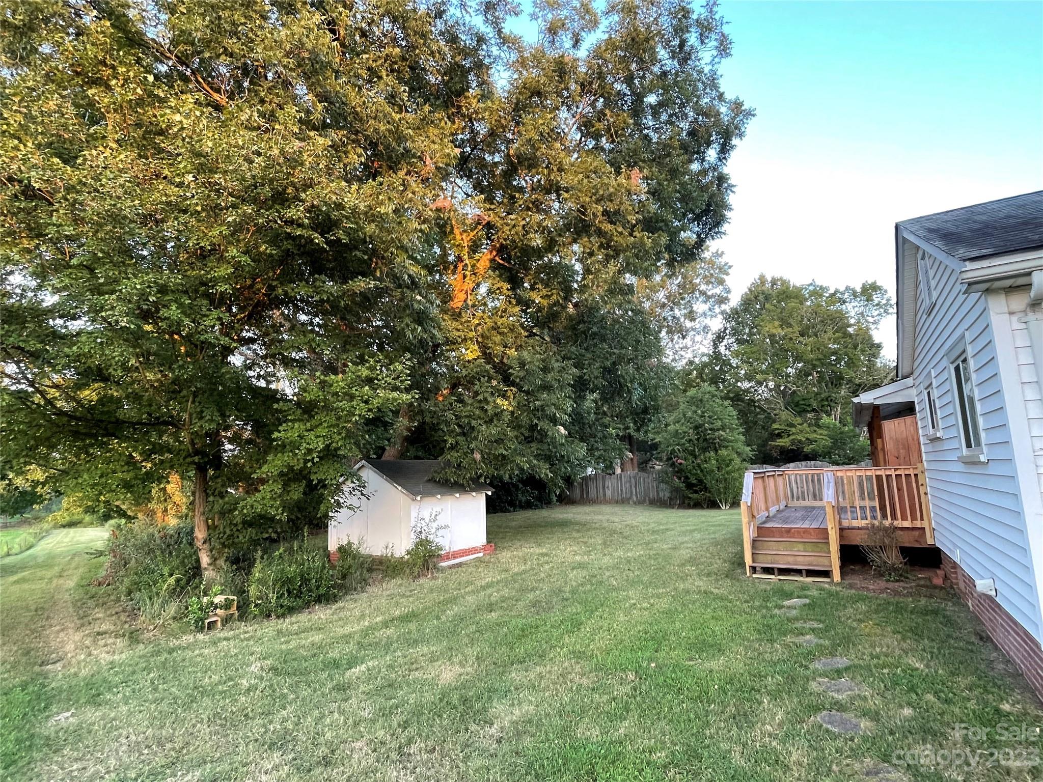 Photo 5 of 3270 Innes Street W