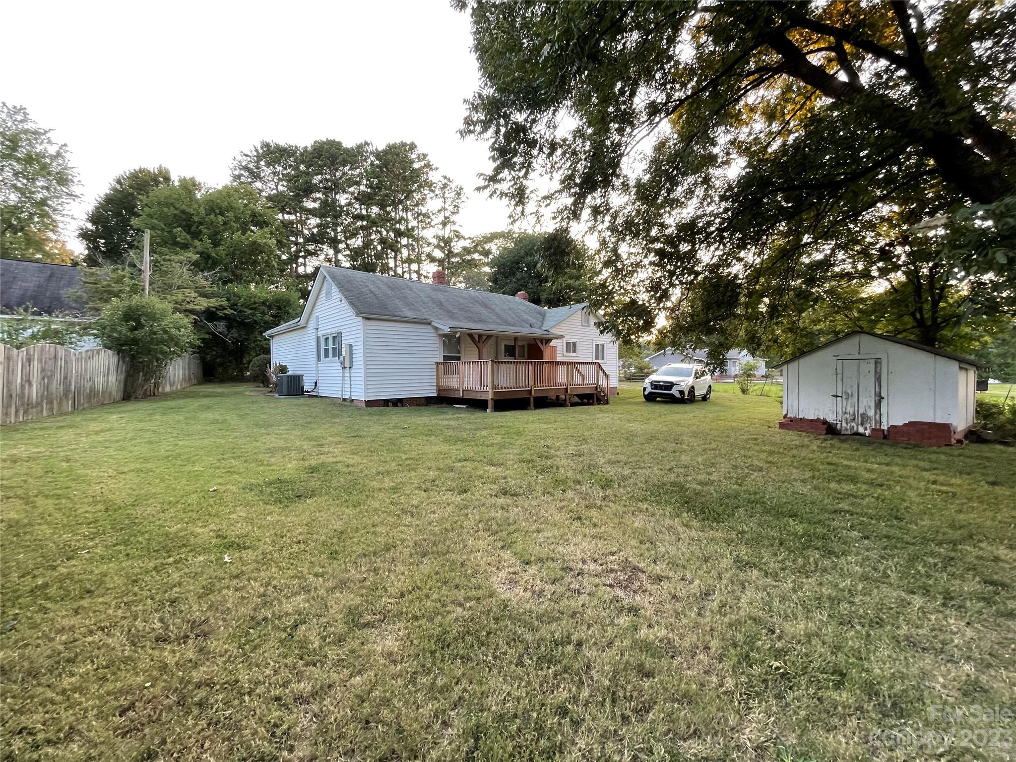 Photo 10 of 3270 Innes Street W