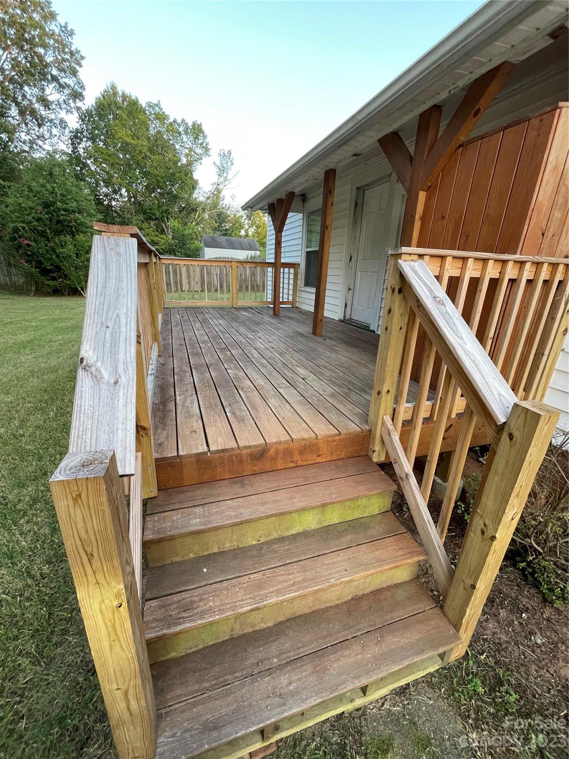 Photo 11 of 3270 Innes Street W