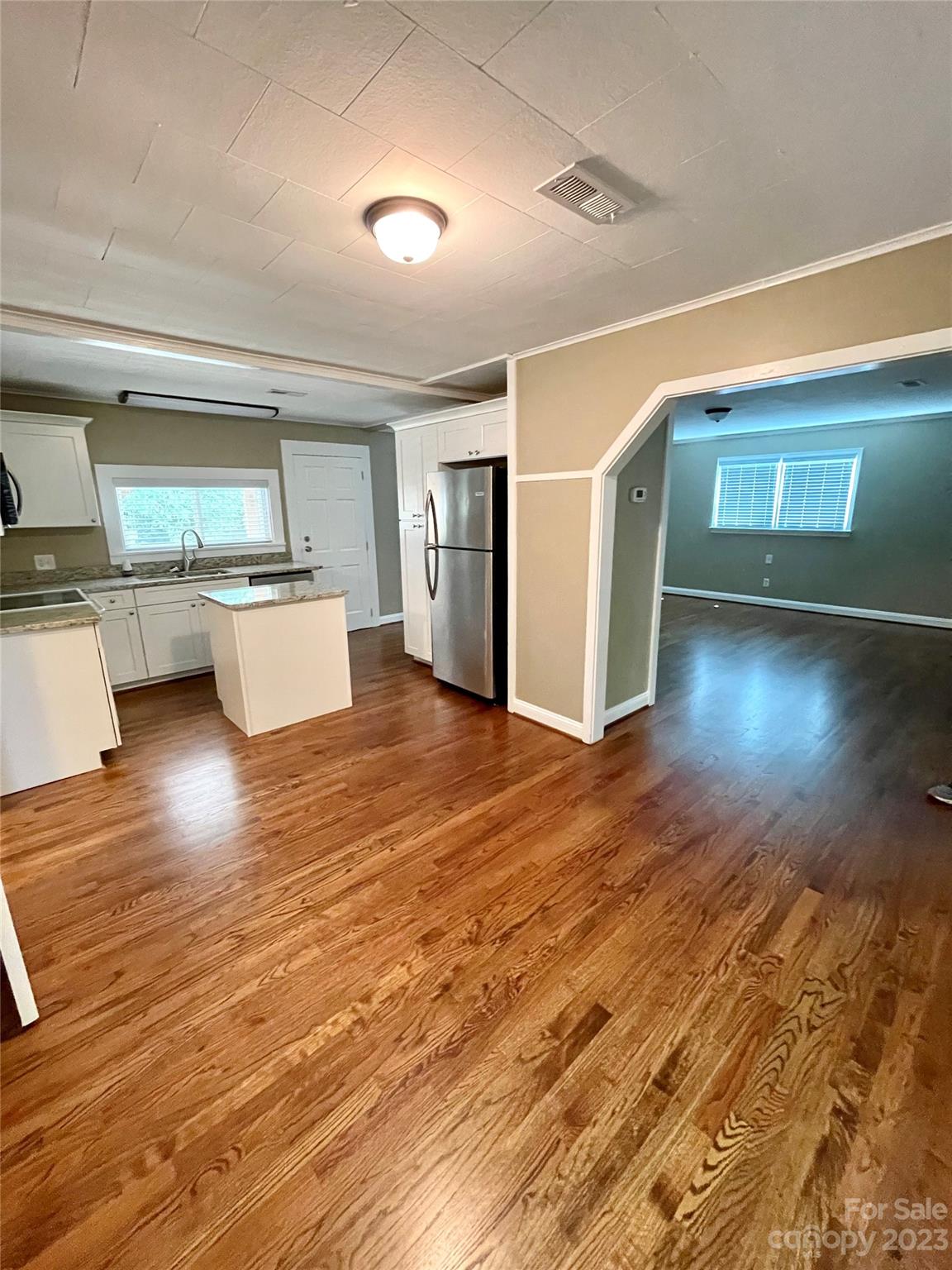Photo 14 of 3270 Innes Street W