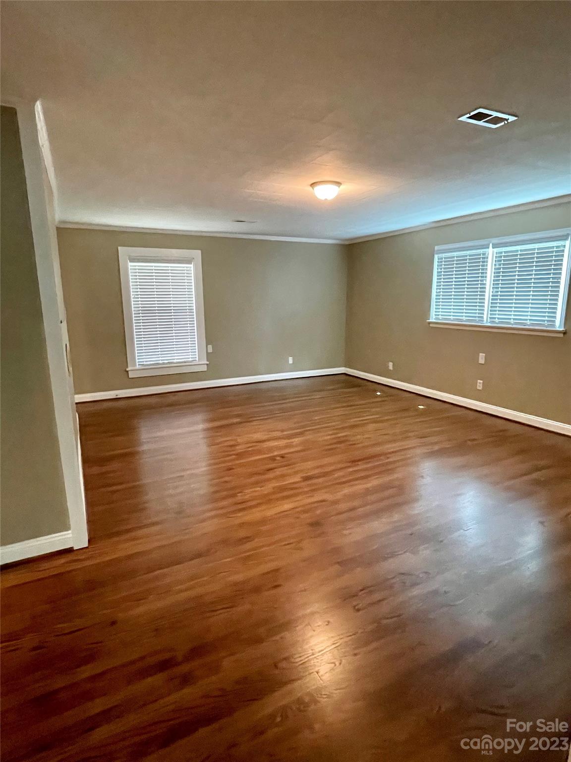 Photo 17 of 3270 Innes Street W
