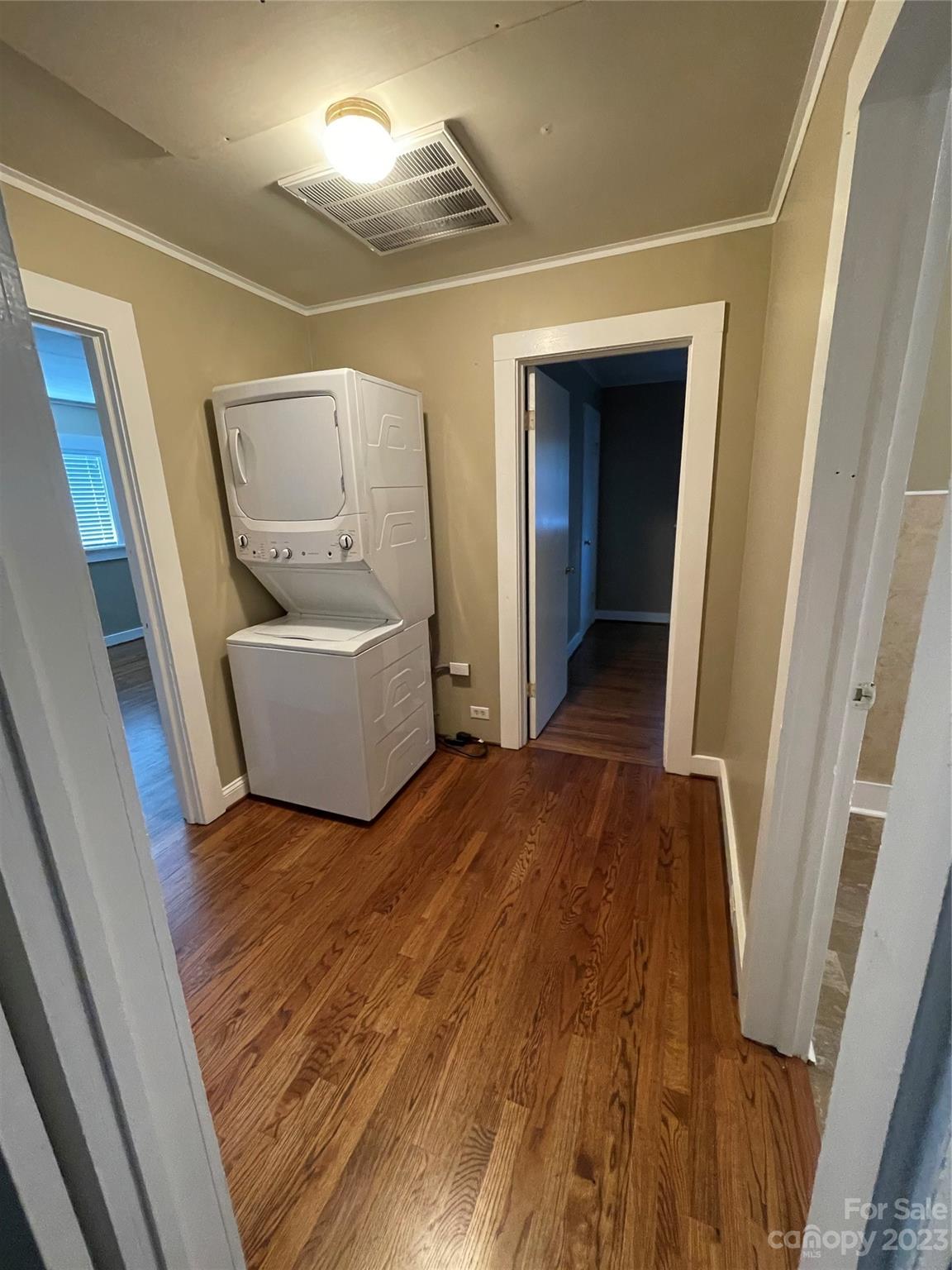 Photo 23 of 3270 Innes Street W