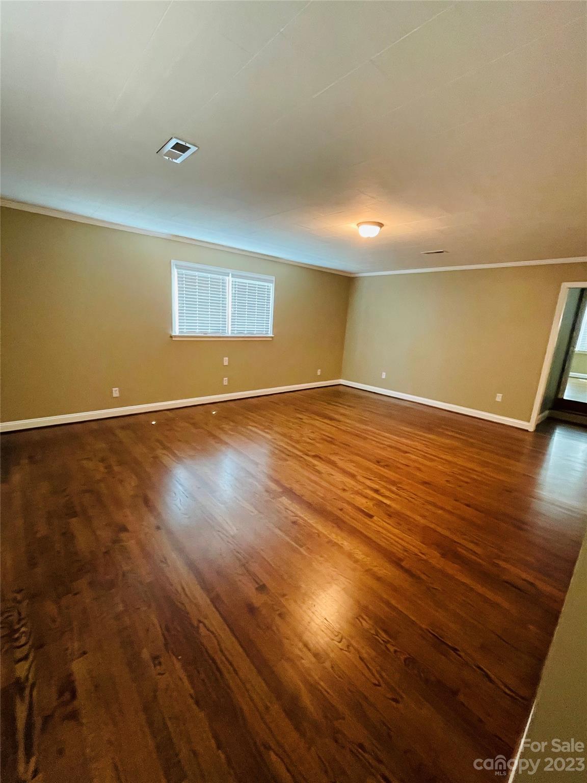 Photo 27 of 3270 Innes Street W