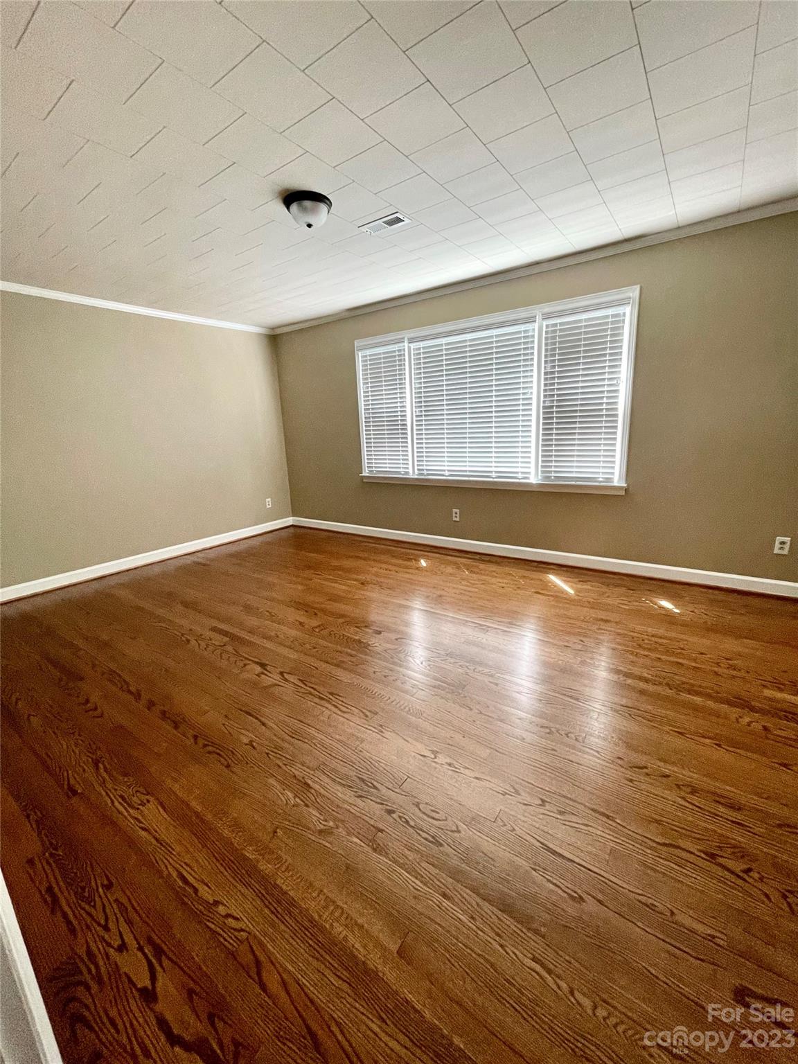 Photo 28 of 3270 Innes Street W