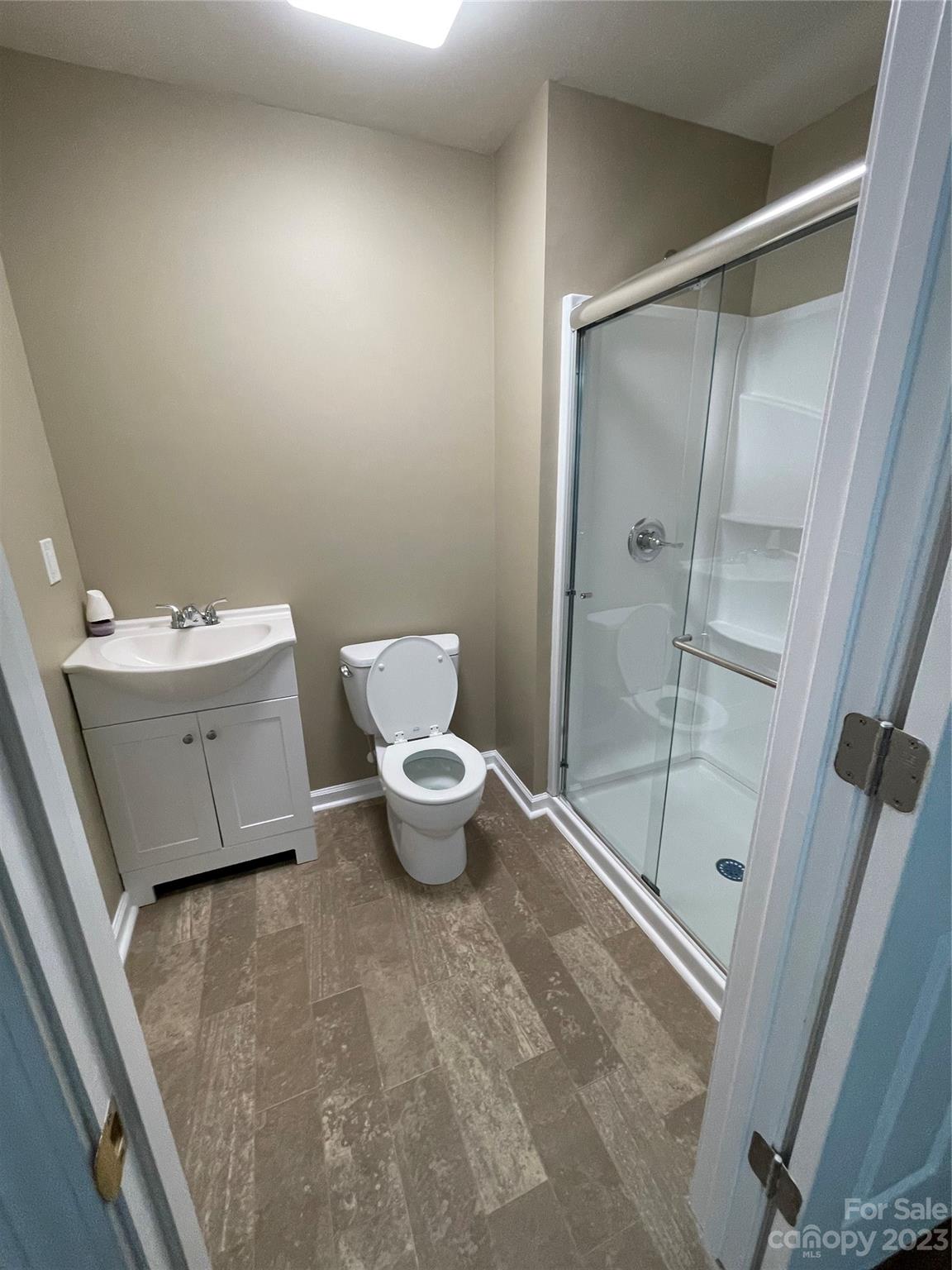 Photo 33 of 3270 Innes Street W
