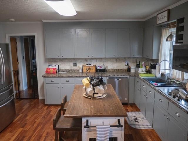 Photo 7 of 7066 Peyronel Street